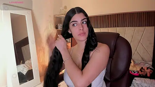  Niah  online show from October 13, 2025, 8:42 pm