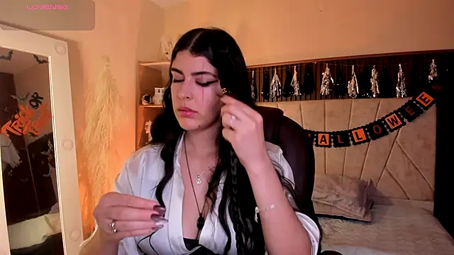  Niah  online show from October 28, 2025, 8:33 pm