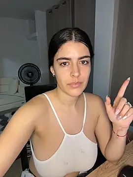  Niah  online show from April 6, 2026, 12:52 am