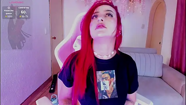 Mia-Bloom online show from October 9, 2025, 2:53 am