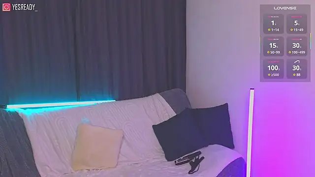 Snapshot of Eva_Doo chatting on February 28, 2025, 12:32 am Eva Doo online show from February 28, 2025, 12:32 am