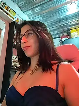 Snapshot of kateeen18 chatting on January 13, 2026, 5:13 am kateeen18 online show from January 13, 2026, 5:13 am