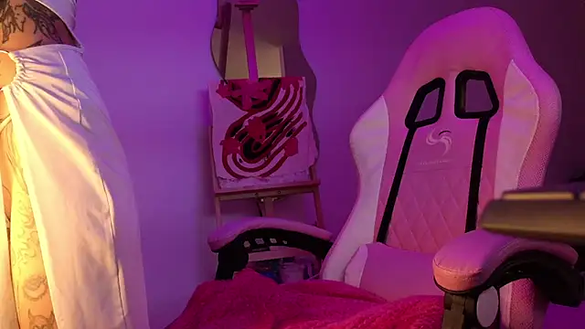 goddess vee  online show from February 4, 2026, 8:58 pm