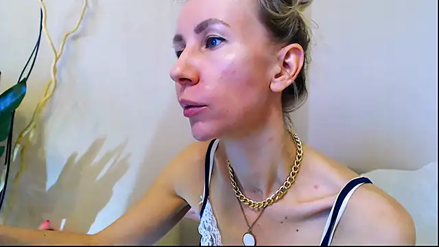 OLIVIA CANDY online show from February 21, 2025, 12:06 pm