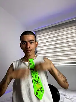 sorry-mom69 online show from October 5, 2025, 3:43 pm