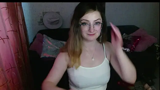 Snapshot of Arielsssplash chatting on June 8, 2026, 5:35 pm Arielsssplash online show from June 8, 2026, 5:35 pm