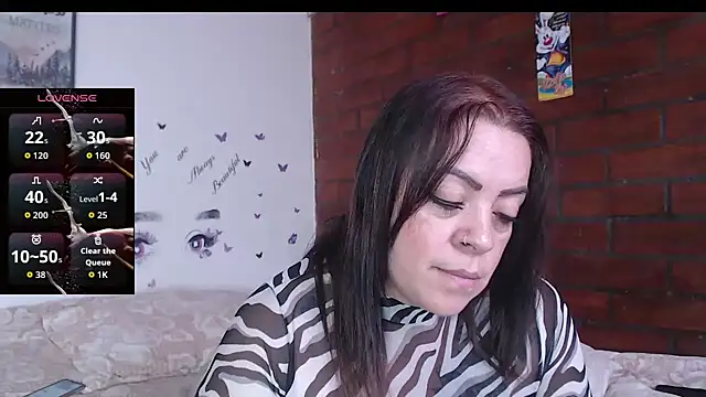 LIila28six online show from April 10, 2026, 12:54 pm