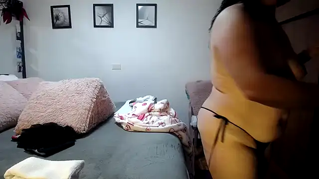 maturehoxx online show from March 12, 2025, 9:13 pm