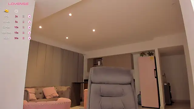 sofiia piink online show from November 22, 2025, 11:37 pm