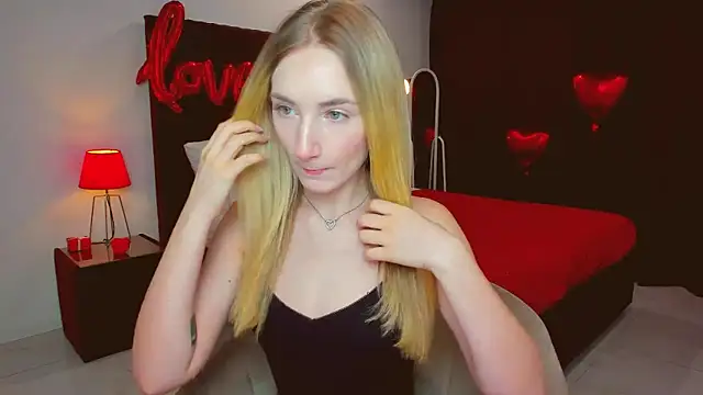 bella  rose online show from February 15, 2025, 6:02 am