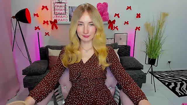 bella  rose online show from February 18, 2025, 7:19 pm