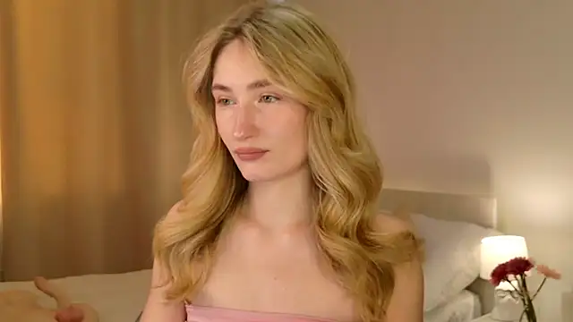 bella  rose online show from February 15, 2026, 1:41 pm