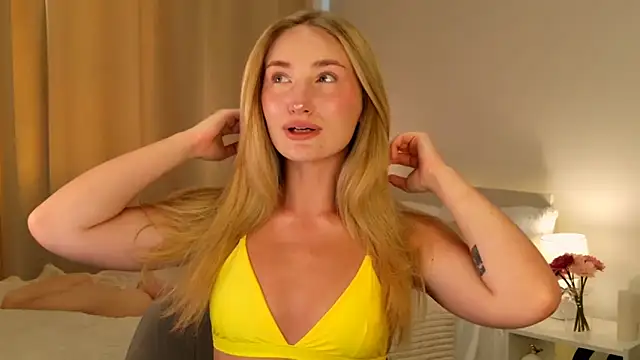 bella  rose online show from April 27, 2026, 1:31 pm