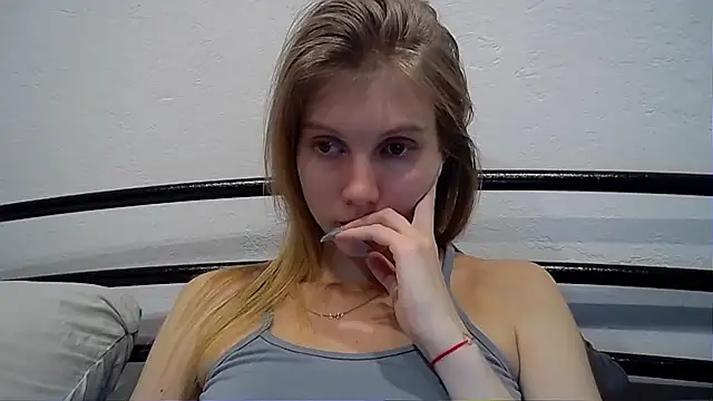 Snapshot of MaryMiton chatting on December 7, 2024, 3:30 pm MaryMiton online show from December 7, 2024, 3:30 pm