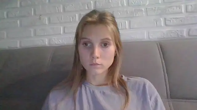 Snapshot of MaryMiton chatting on March 2, 2025, 2:21 pm MaryMiton online show from March 2, 2025, 2:21 pm