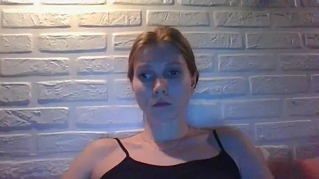 Snapshot of MaryMiton chatting on January 5, 2026, 11:52 pm MaryMiton online show from January 5, 2026, 11:52 pm