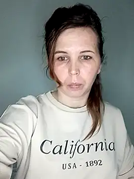 loveis007 online show from March 17, 2025, 2:45 pm