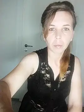 loveis007 online show from September 12, 2025, 9:48 pm