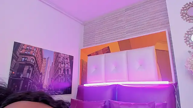 ShaniaBrownn online show from November 27, 2025, 8:00 pm