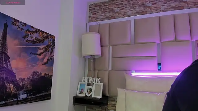 ShaniaBrownn online show from February 10, 2026, 7:40 pm