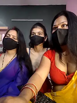 cutee  crazy online show from March 13, 2026, 1:51 pm