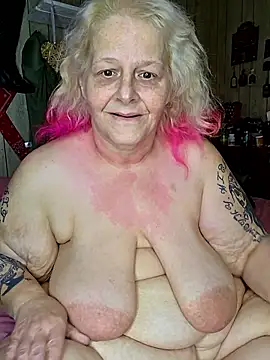 Snapshot of DavisDesires chatting on February 19, 2026, 9:00 pm DavisDesires online show from February 19, 2026, 9:00 pm