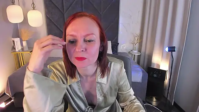 NikaGentle online show from April 5, 2026, 6:32 am