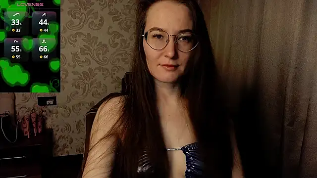 AgnesGraham online show from November 24, 2025, 2:28 pm