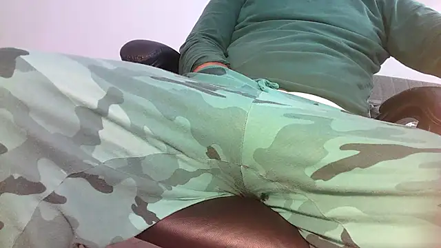 Snapshot of Red_Maister chatting on February 22, 2026, 12:56 am Red Maister online show from February 22, 2026, 12:56 am