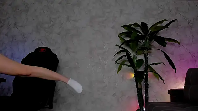 Emma7 online show from September 15, 2025, 3:28 am