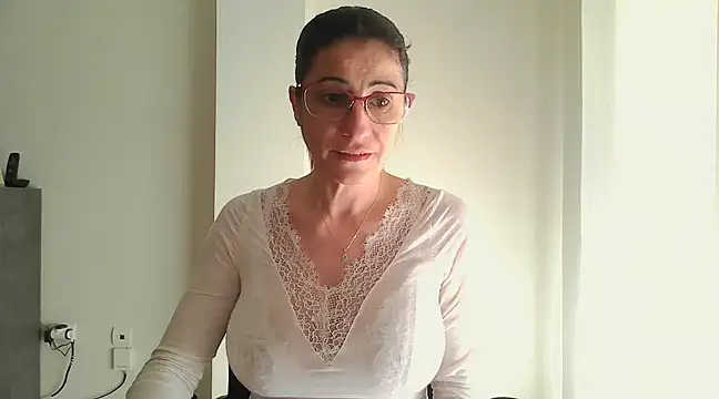 Sanada hot online show from February 3, 2025, 2:13 pm