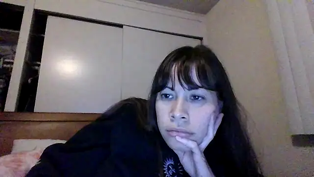 petitedoll29 online show from December 19, 2024, 6:12 am