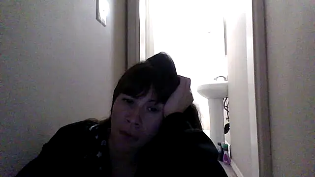 petitedoll29 online show from December 5, 2025, 1:14 am