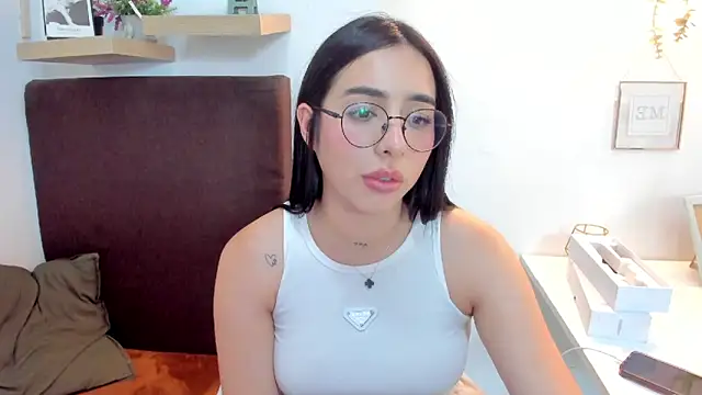 isabella jade online show from February 15, 2025, 10:21 pm
