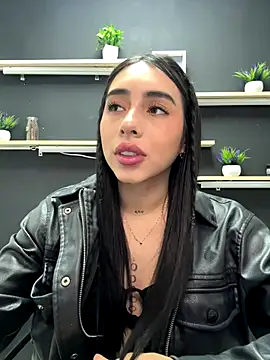 isabella jade online show from November 27, 2025, 10:01 pm