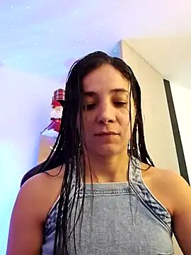 miaeyes online show from December 31, 2024, 1:41 pm