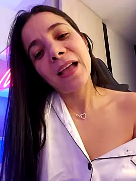 miaeyes online show from January 18, 2025, 4:48 am