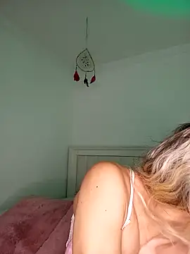 ASHLEY BLAIR online show from October 31, 2025, 12:06 pm