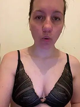 Nicole-Ray online show from April 9, 2026, 6:35 pm