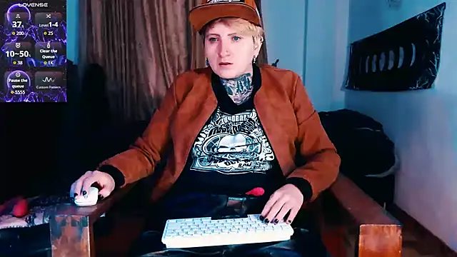 Marieblueeyes online show from November 29, 2025, 8:45 pm