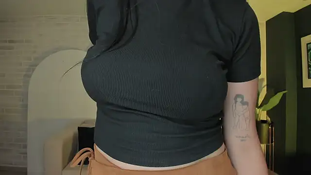 LilaWest online show from December 13, 2024, 1:37 am