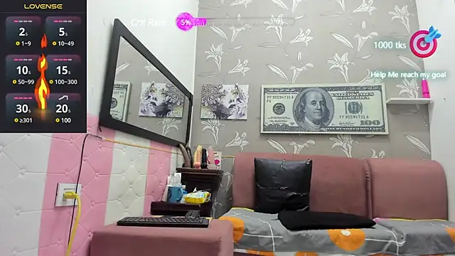 Snapshot of Karen_Bis chatting on March 4, 2025, 9:32 pm Karen Bis online show from March 4, 2025, 9:32 pm