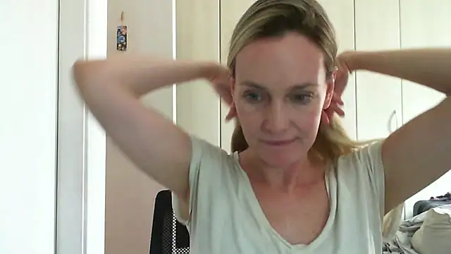 Snapshot of Annylove1 chatting on January 30, 2025, 2:15 pm Annylove1 online show from January 30, 2025, 2:15 pm