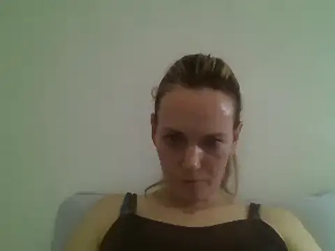 Snapshot of Annylove1 chatting on January 31, 2025, 12:39 am Annylove1 online show from January 31, 2025, 12:39 am