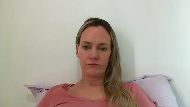 Snapshot of Annylove1 chatting on February 14, 2025, 10:07 am Annylove1 online show from February 14, 2025, 10:07 am