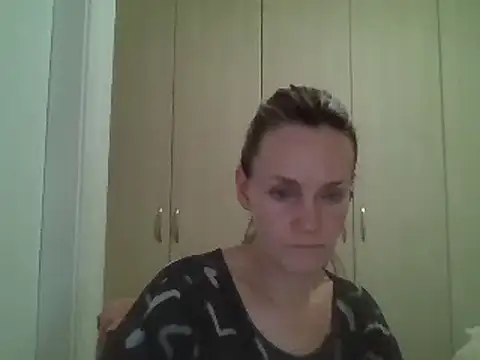 Snapshot of Annylove1 chatting on February 15, 2025, 12:15 am Annylove1 online show from February 15, 2025, 12:15 am