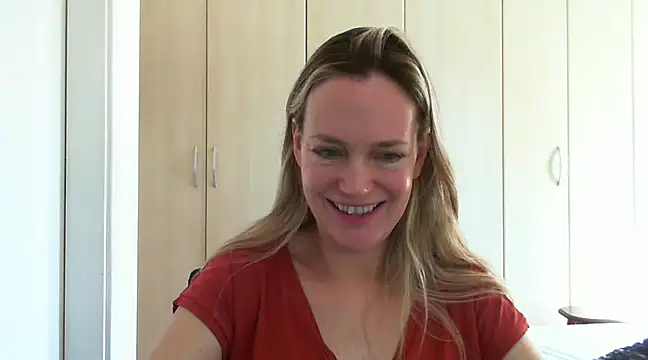 Snapshot of Annylove1 chatting on February 19, 2025, 12:44 pm Annylove1 online show from February 19, 2025, 12:44 pm