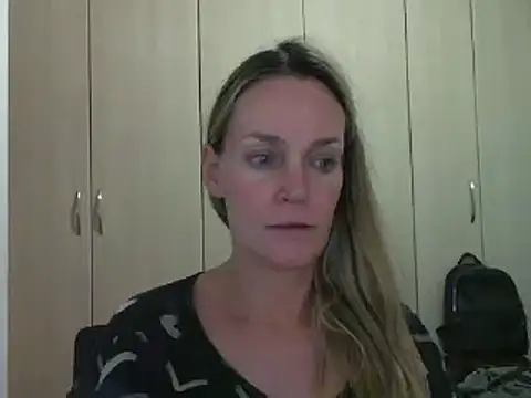 Snapshot of Annylove1 chatting on February 25, 2025, 10:50 pm Annylove1 online show from February 25, 2025, 10:50 pm