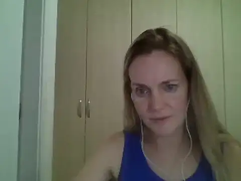 Snapshot of Annylove1 chatting on February 28, 2025, 9:55 pm Annylove1 online show from February 28, 2025, 9:55 pm