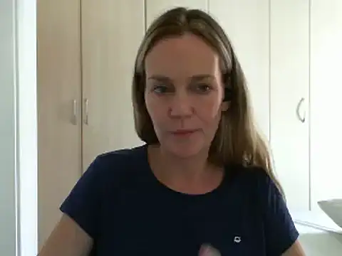 Snapshot of Annylove1 chatting on March 7, 2025, 4:22 pm Annylove1 online show from March 7, 2025, 4:22 pm